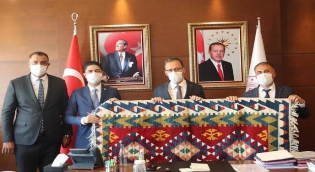 MHPli Özdemir, Kayseriye yapılan spor tesislerini duyurdu