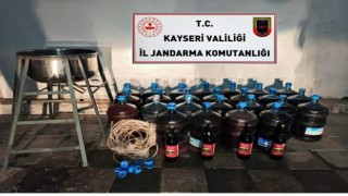 Tomarza'da 700 litre kaçak içki ele geçirildi