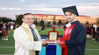 ERÜ Spor Bilimleri Fakültesinde mezuniyet coşkusu
