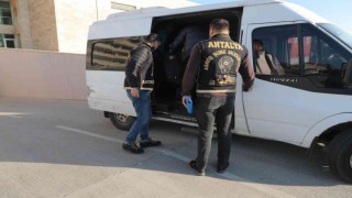 Antalyada toplam 84 yıl hapis cezasıyla aranan 5 firari yakalandı