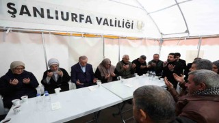 Cumhurbaşkanı Erdoğan, çadır kentte depremzedeleri ziyaret etti