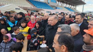 Cumhurbaşkanı Erdoğan, depremde can kaybı sayısının 18 bin 991e yükseldiğini açıkladı.