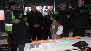 Depremzedelerden Dışişleri Bakanı Çavuşoğluna ilginç talep ve şikayetler