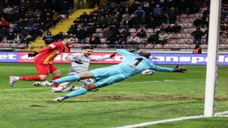 Kayserispor bir kez daha Başakşehiri yendi
