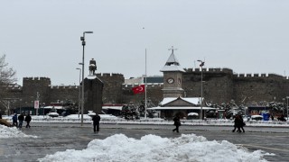 Milli yas: Kayseri’de bayraklar yarıya indirildi