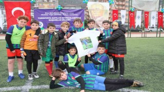 Minik futbolcular, Yiğit Demirel için top koşturdu