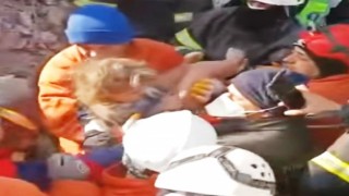 Simav İtfaiye Müdürlüğü ekibi 150 saat sonra 8 yaşındaki küçük kızı enkazdan sağ olarak çıkardı