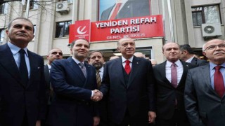 Cumhurbaşkanı Recep Tayyip Erdoğanın Yeniden Refah Partisi Genel Başkanı Fatih Erbakanla görüşmesi başladı.