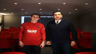 Kerem Aktürkoğlu: En büyük hayalim Galatasaray ile şampiyonluk yaşamak