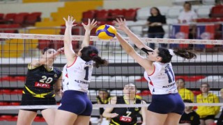 Sivasta TVF 2. Lig Kadınlar Çeyrek Final Etabı devam ediyor