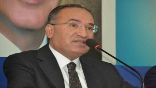 Bakan Bozdağ: “Kandil ve HDPyi koyarsanız 9 Cumhurbaşkanı yardımcısı, bir başkan adayı yapıyor”