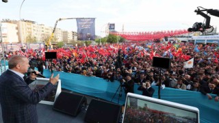Cumhurbaşkanı Erdoğan: “Ekonomik sıkıntı ve hayat pahalılığını yine biz çözeceğiz”