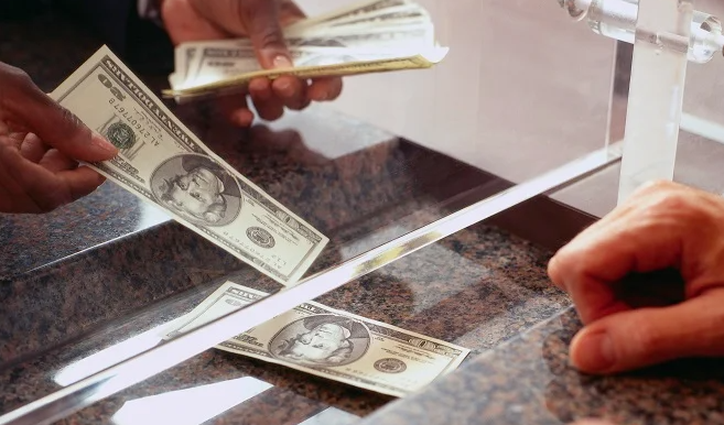 Döviz Piyasaları Sert Yükselişle Haftaya Başladı: EURO/TL Tarihi Rekor Kırdı!