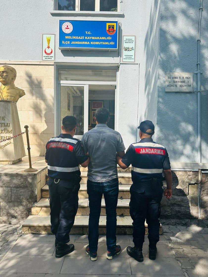 4 ayrı suçtan kesinleşmiş hapis cezası bulunan firari yakalandı