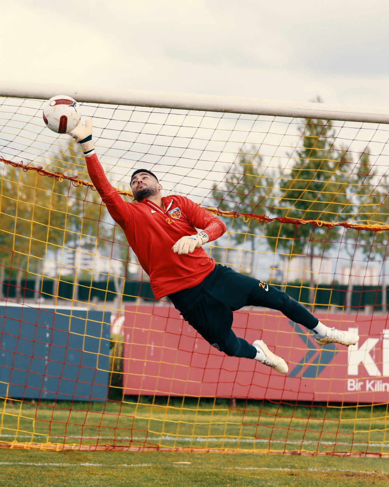 Süper Lig’de en fazla kurtarış yapan kaleci Bilal Bayazit oldu