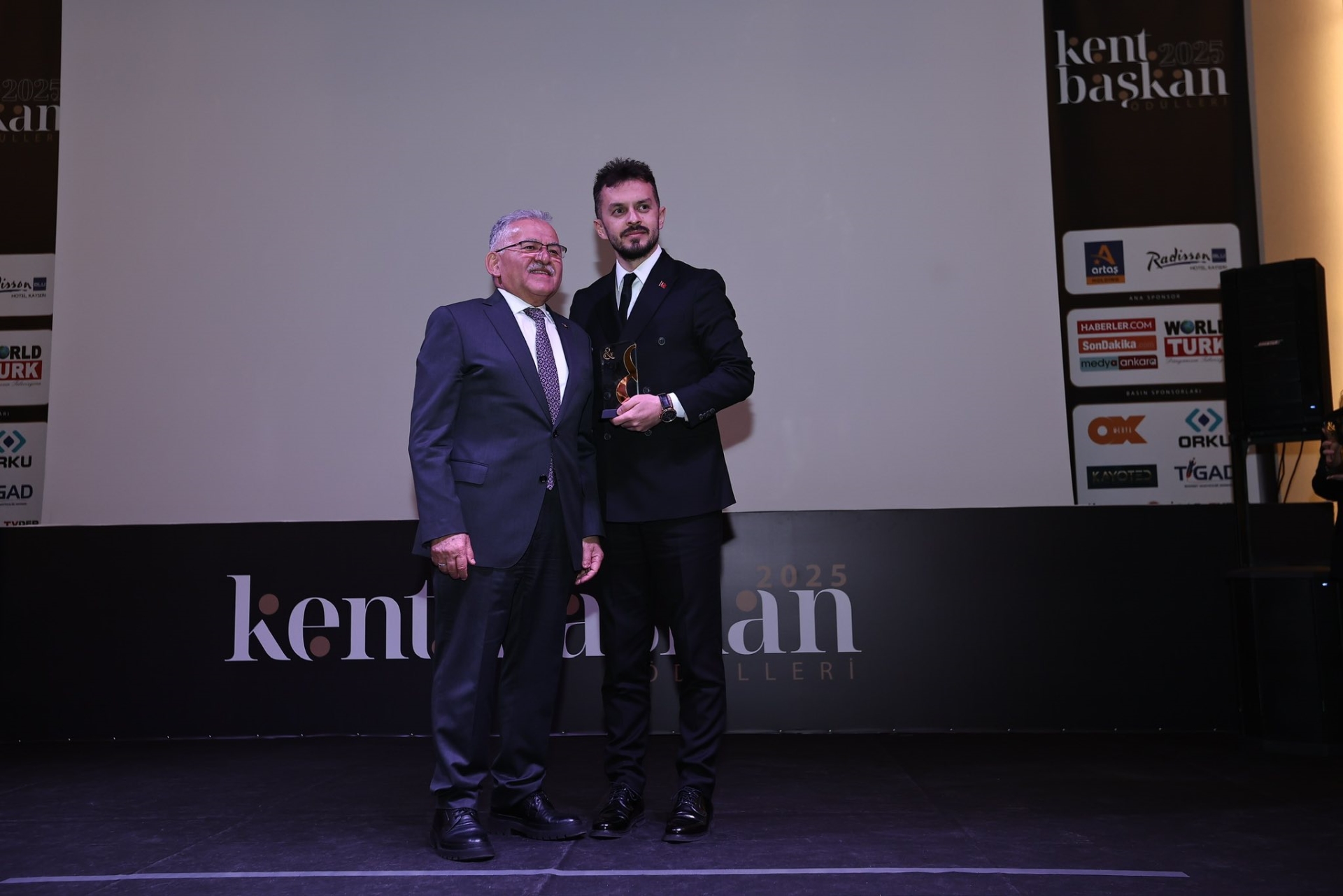 Yatırım Lideri Büyükşehir'e İlk 4 Ayda 4 Ödül