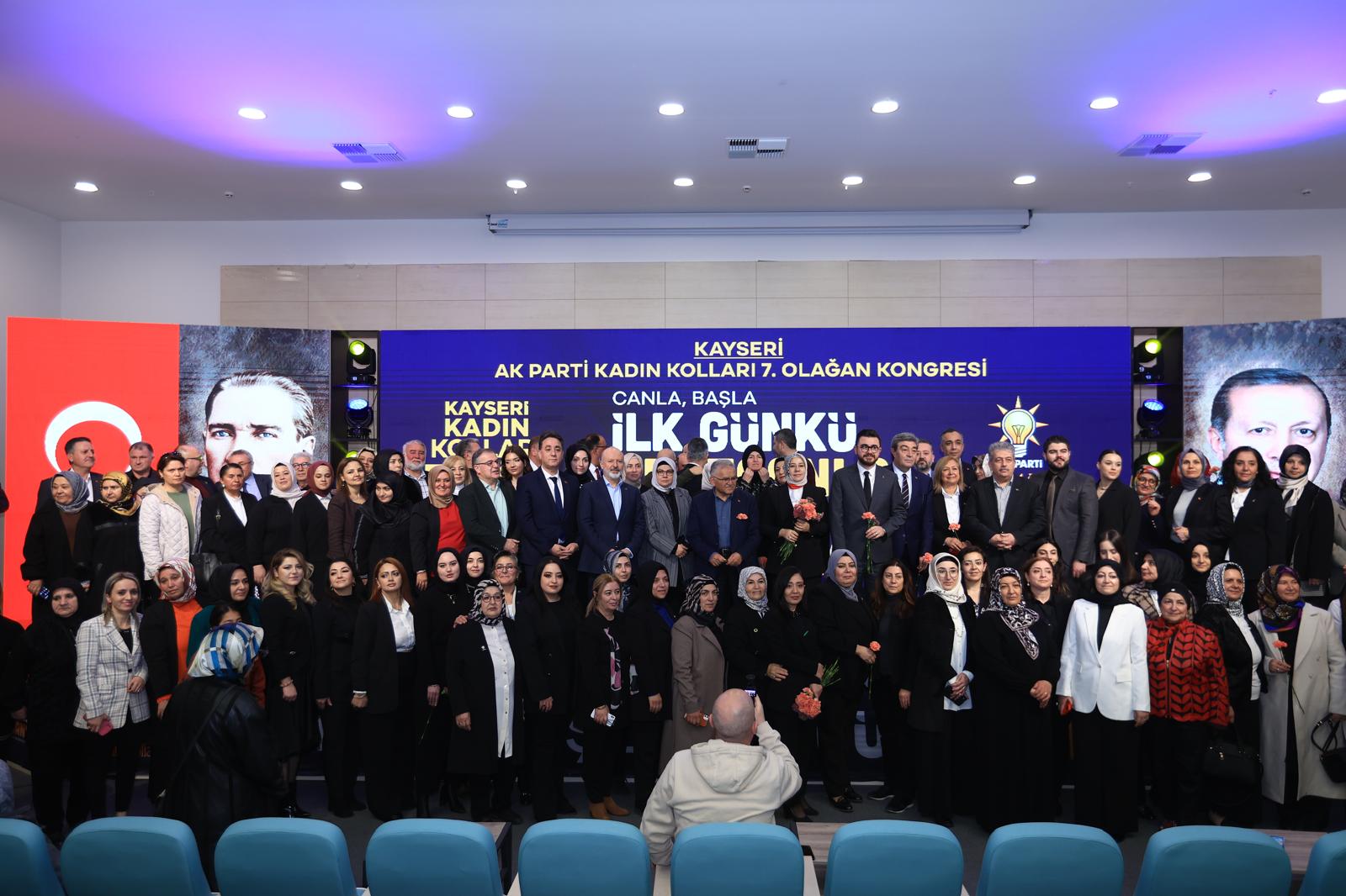 Büyükkılıç'tan AK Kadınlara: "Aile Meclisimizin Temel Direğisiniz"