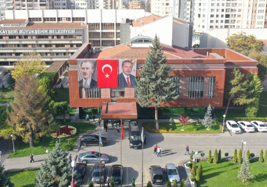 Kayseri Büyükşehir Belediyesi'nden 'Bitki Alımları ve Borçlanma' İddialarına Yanıt