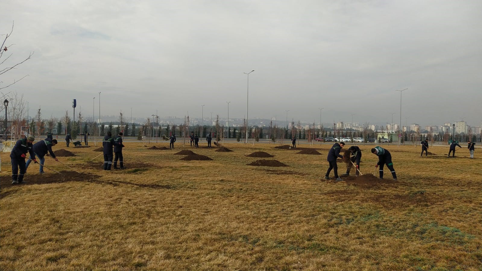 Büyükşehir, Türkiye'nin En Büyük Millet Bahçesi'nde Bahar Hazırlıklarına Başladı