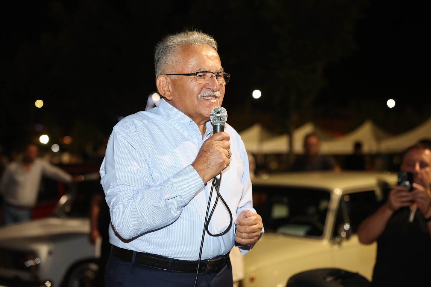 Kayseri Klasik Otomobil Festivali'nde Başkan Büyükkılıç Vatandaşlarla Buluştu