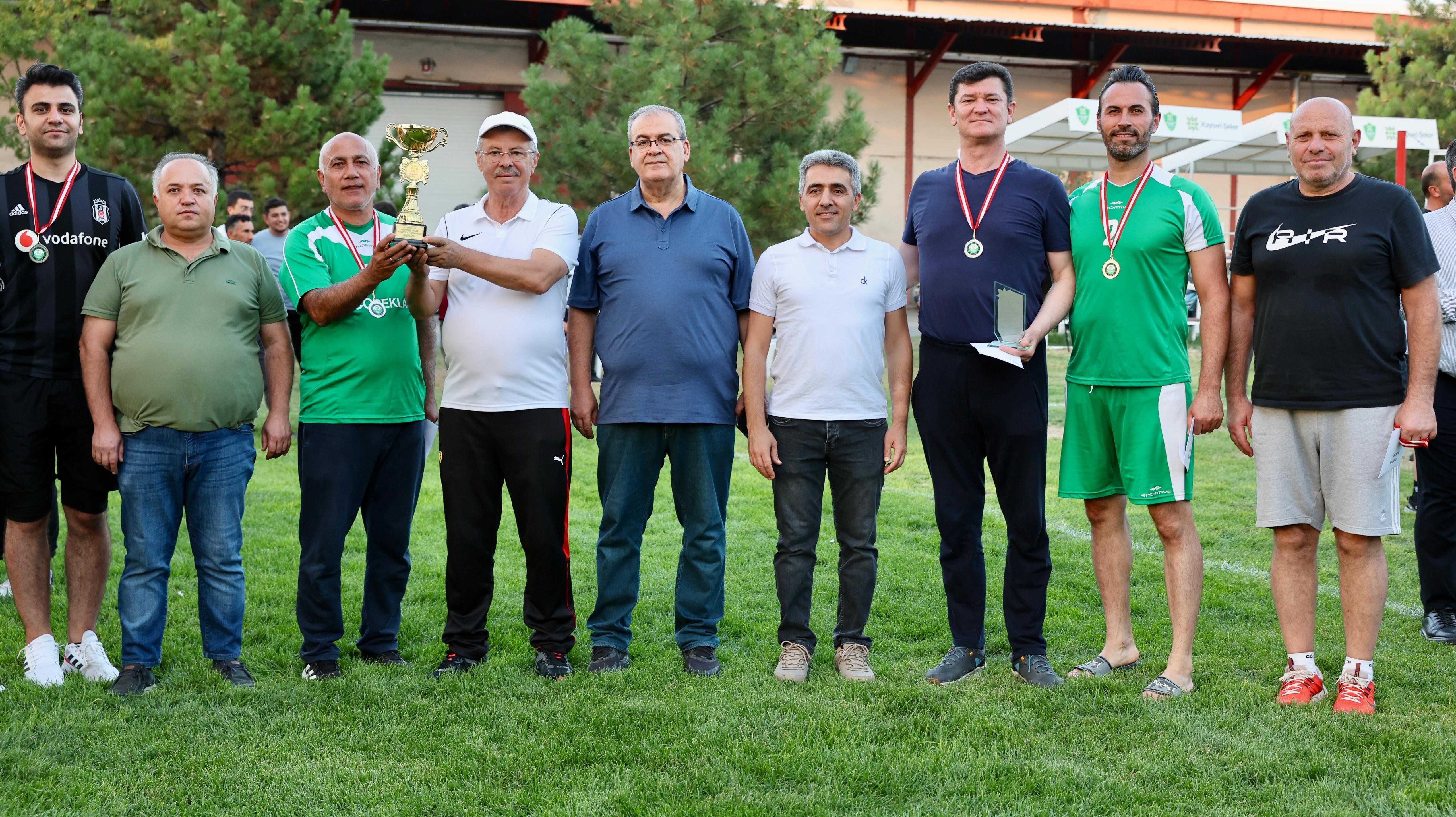 Kayseri Şeker Çalışanları Voleybol Turnuvası Şampiyonu Malzeme Ambarları Takımı Oldu