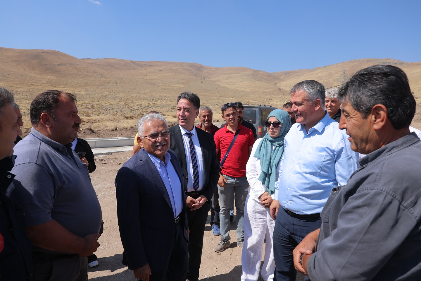 Kayseri Büyükşehir Belediye Başkanı Büyükkılıç, Develi'de Projeleri Yerinde İnceledi