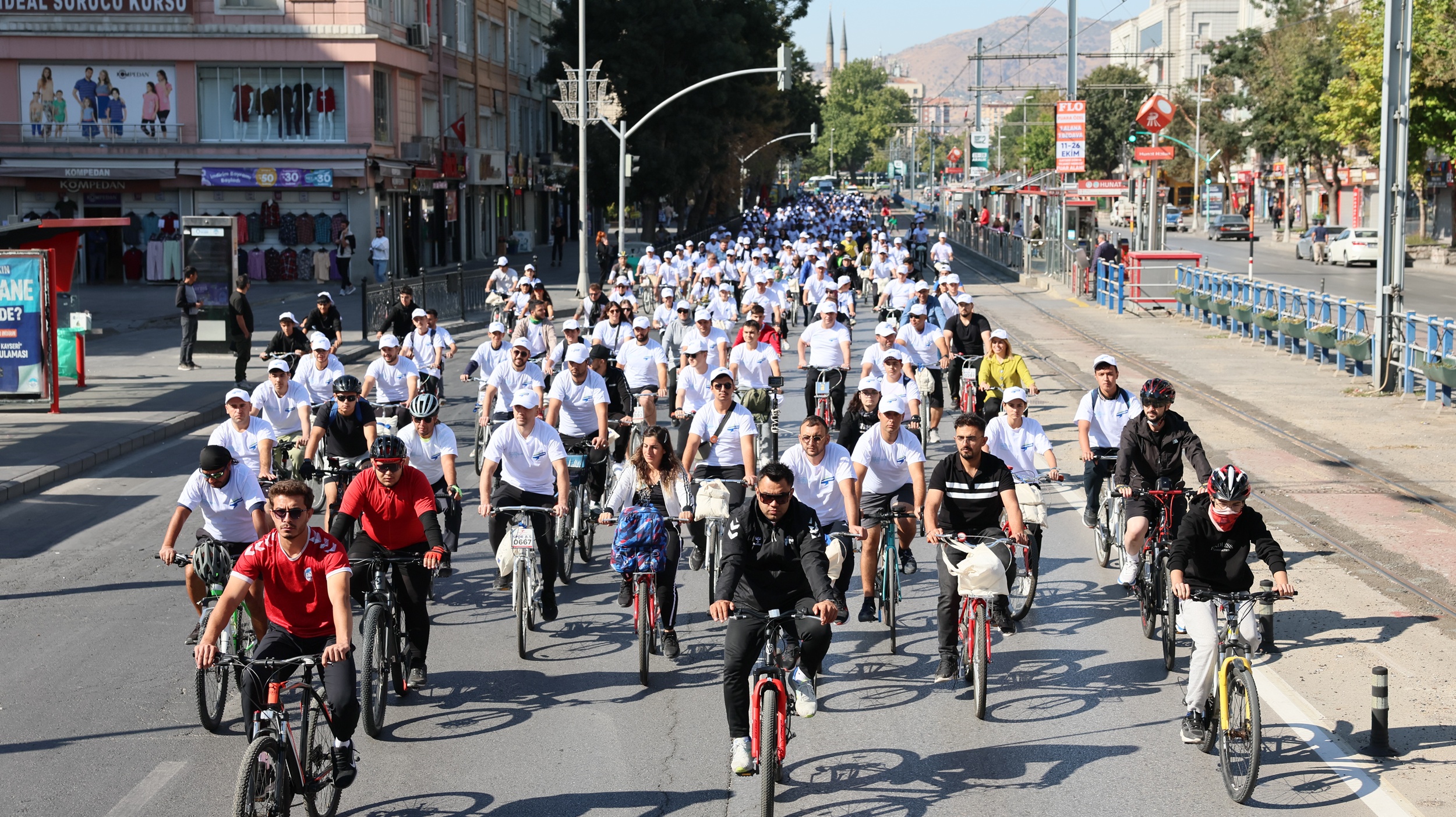 Kayseri'de Avrupa Hareketlilik Haftası Bisiklet Turu Coşkuyla Gerçekleşti