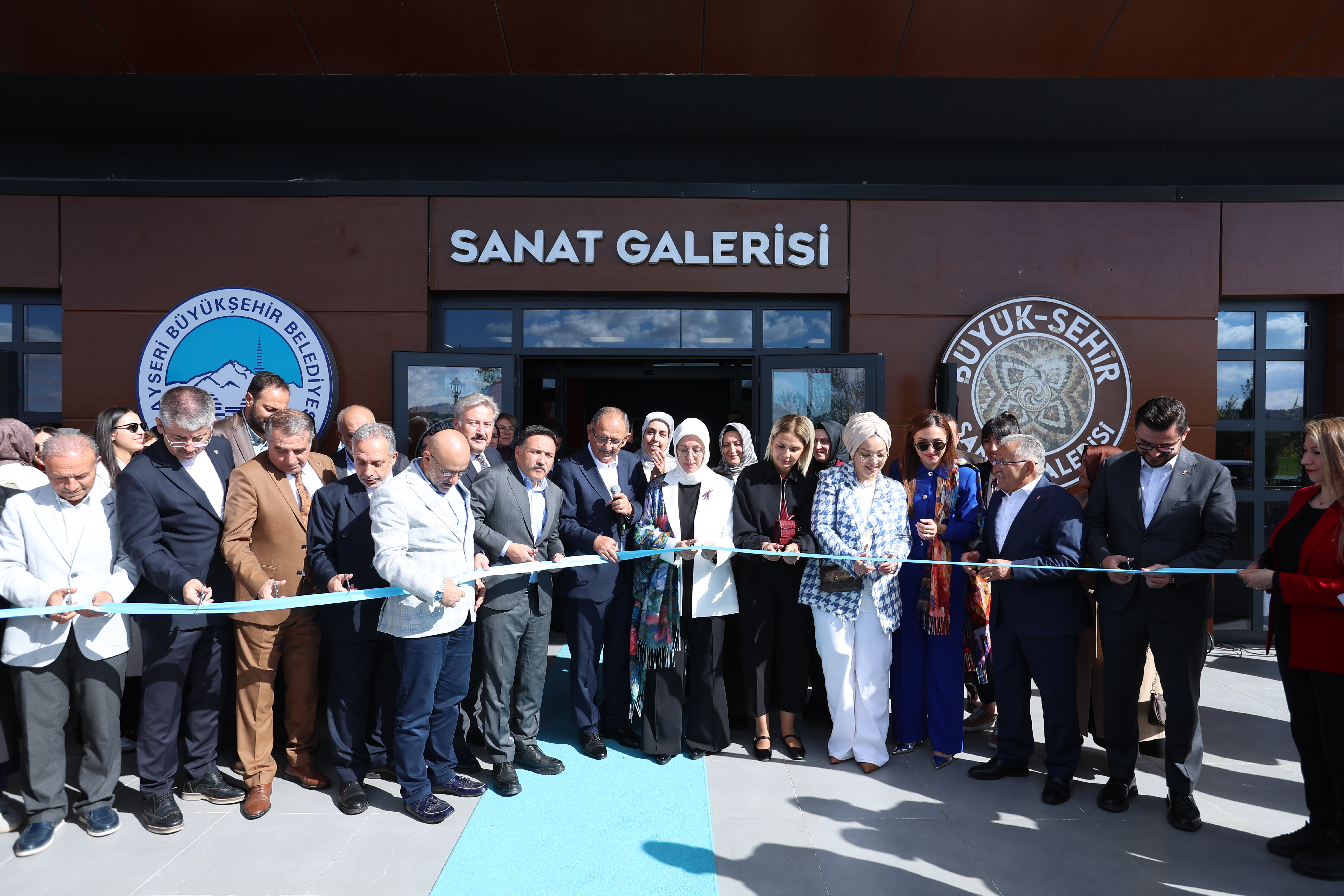 Kayseri'de "Renklerin Dili" Sergisi Sanatseverlerle Buluştu