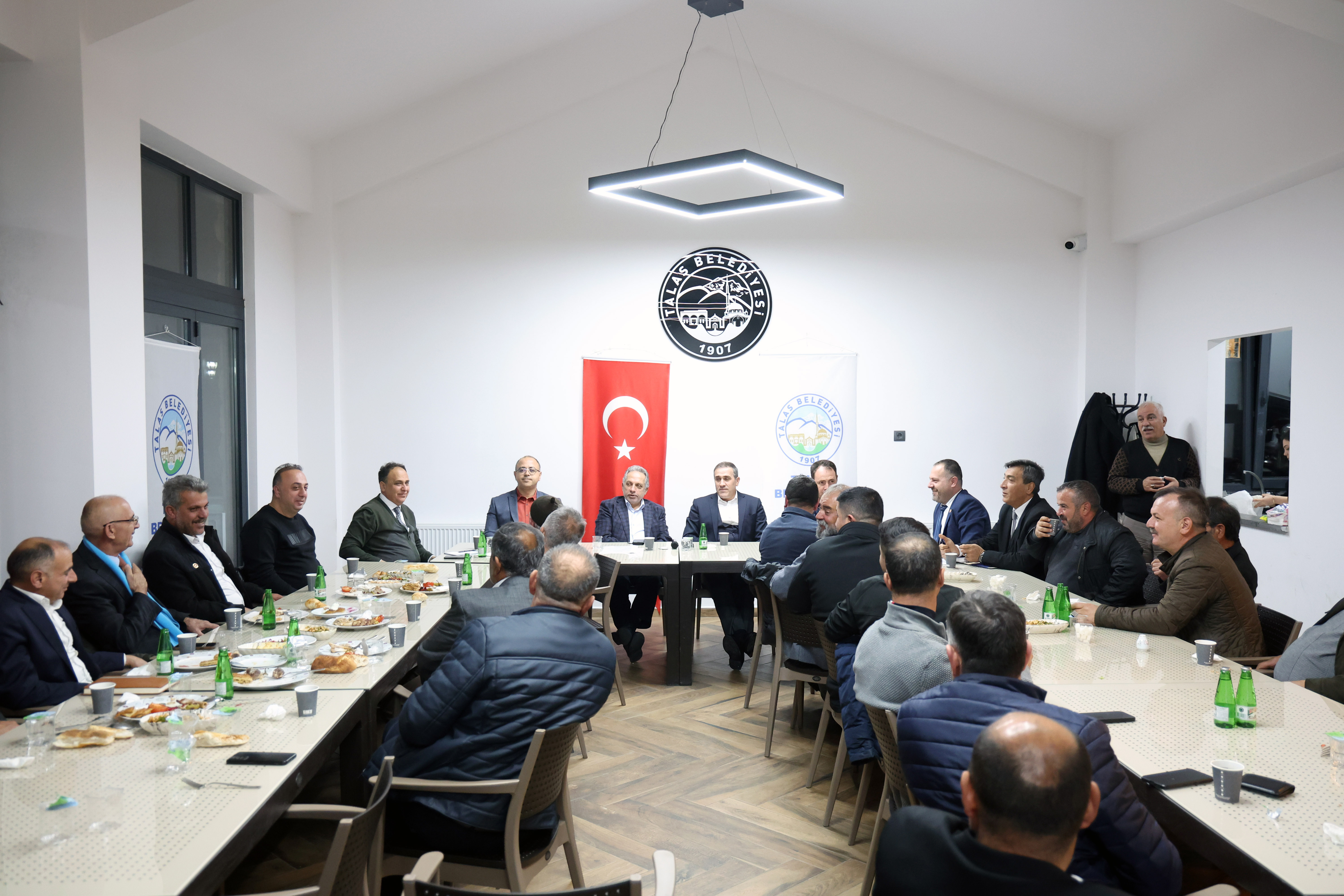 Talas’ta Muhtarlar Toplantısı: Birlik ve Dayanışma Vurgusu