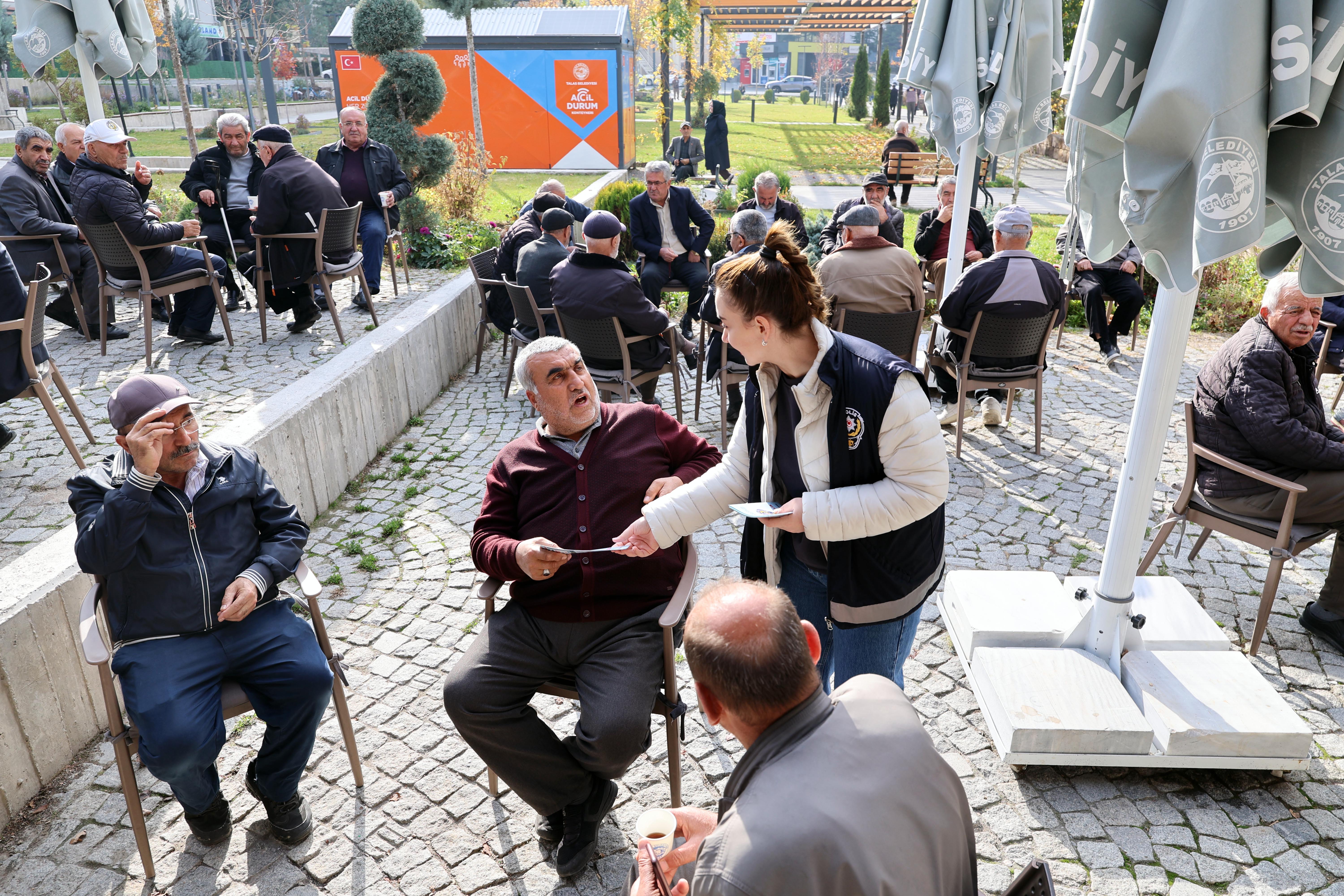 Talas'ta Yaşlılar İçin 'Dijital Dolandırıcılıkla Mücadele' Eğitimi