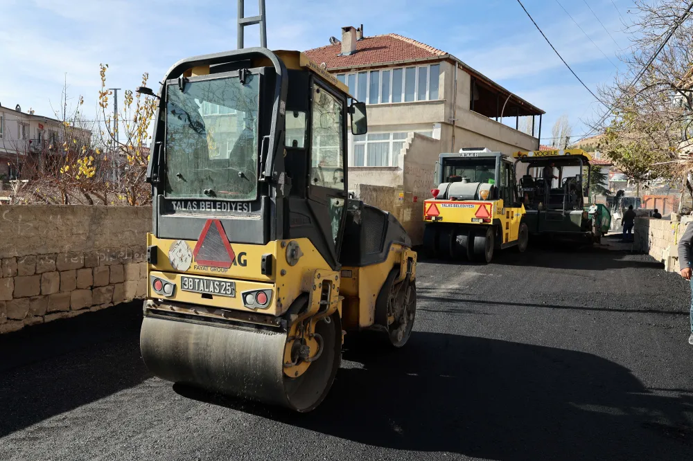 Talas’ta Kepez Mahallesi’nin Yolları Yenilendi: 5.600 m² Alanda 1.040 Ton Asfalt Serildi