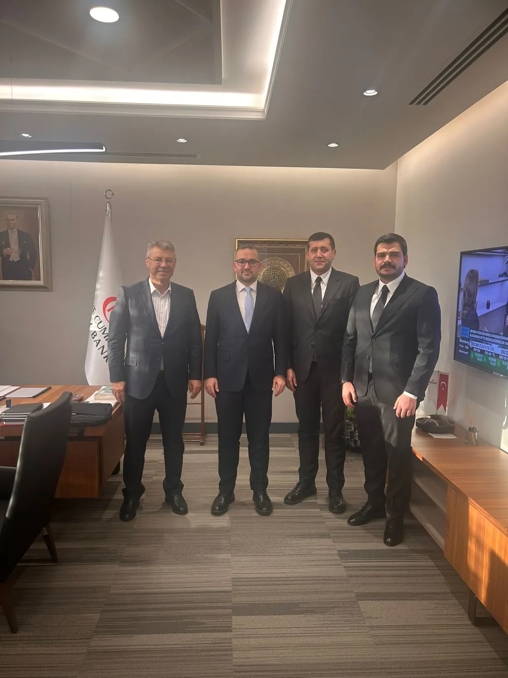 MHP'li Ersoy, Kayseri Şeker Yönetimi ile Merkez Bankası Başkanı Karahan'ı Ziyaret Etti