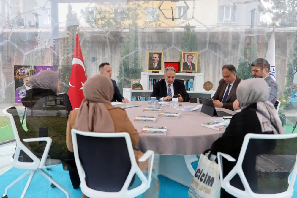 Şeffaf Odada 200 Haftalık Halkla İç İçe Hizmet: Talas’ta Örnek Uygulama Süreci