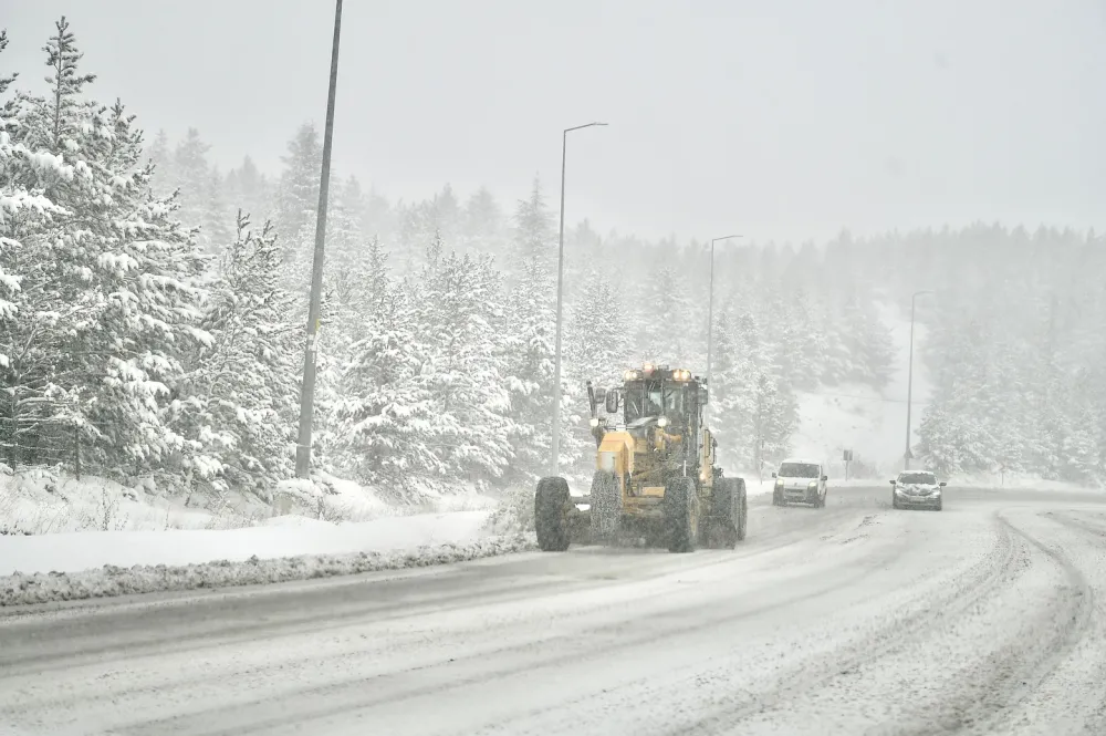 Kayseri'de Karla Mücadele Seferberliği: 156 Araç ve 421 Personel Sahada