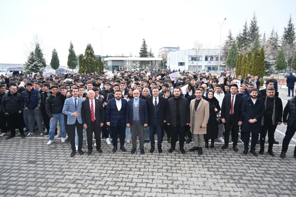 Kayseri OSB Heyeti ve Milletvekili Cıngı, OSB Teknik Kolej’de Karne Heyecanına Ortak oldu