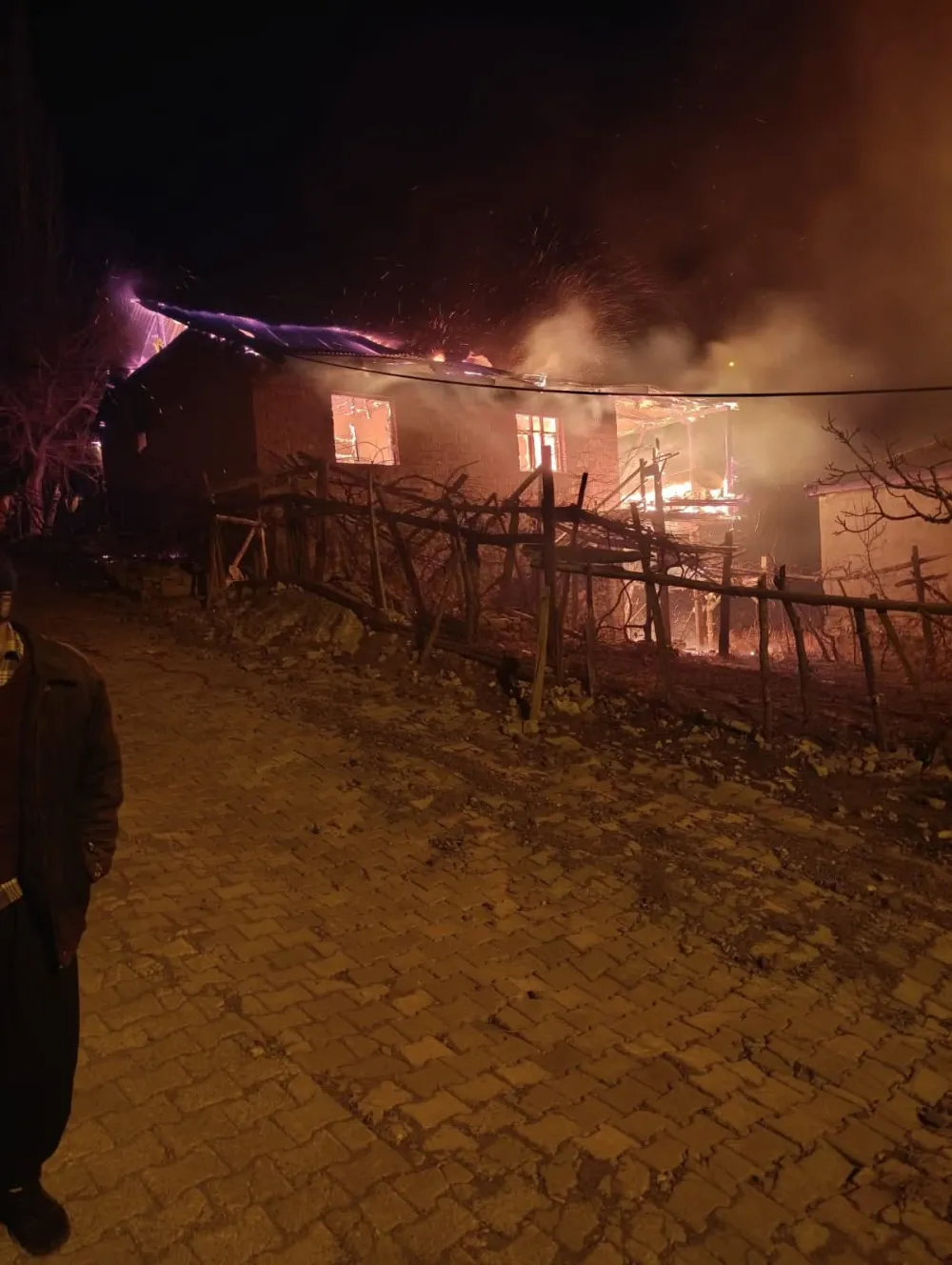 Yahyalı’da müstakil evde yangın