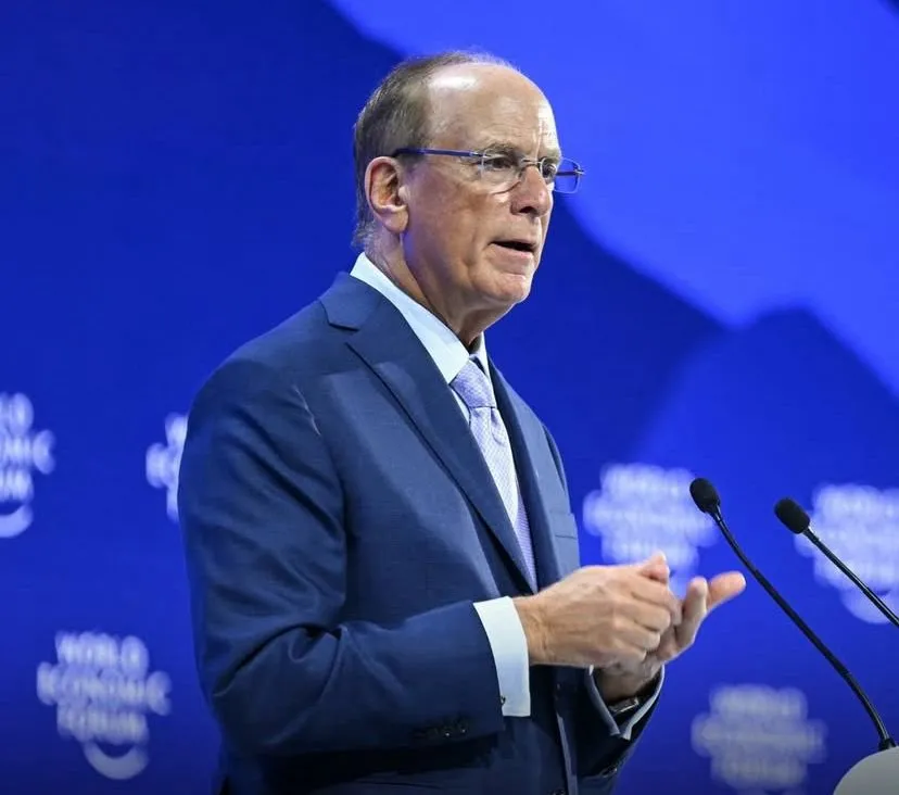 BlackRock CEO'su Fink'ten Davos'ta Şok Uyarı: "Kapitalizmin Son Büyük Sınavına Hazırlanın!"