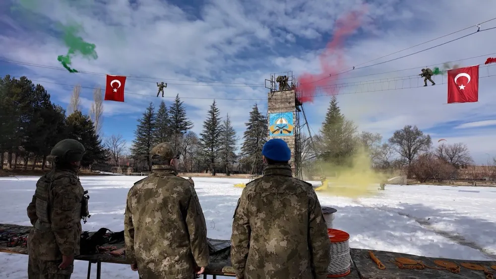 Kara Kuvvetleri Komutanı Tokel’den Kayseri'deki 1'inci Komando Tugay Komutanlığı'nda inceleme