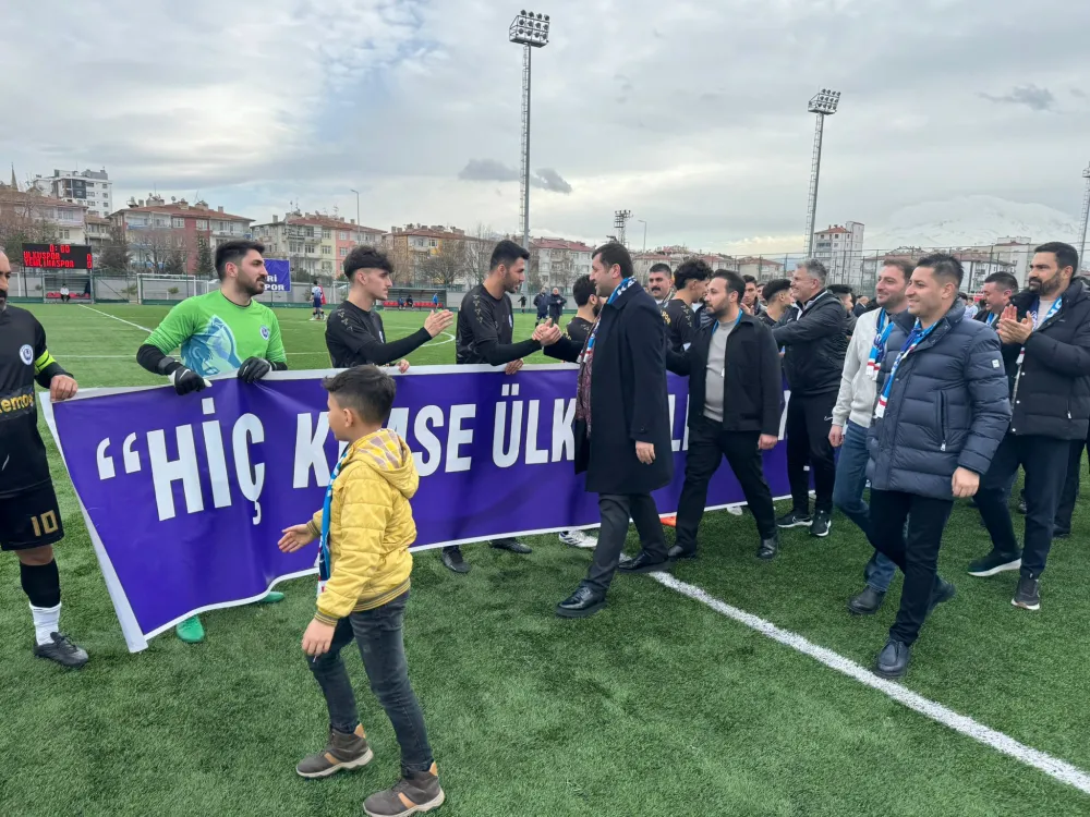 Baki Ersoy’dan Kayseri Ülküspor’a şampiyonluk maçında destek