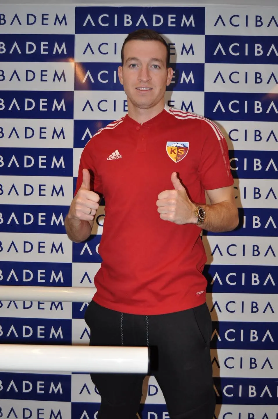 Kayserispor'un yeni transferi Makarov sakatlandı