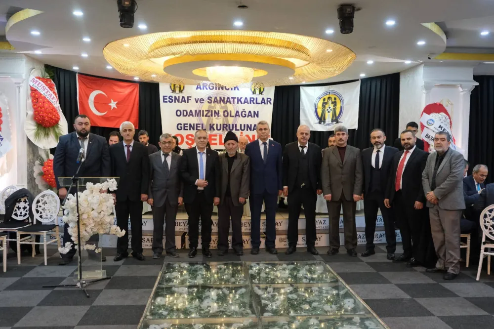 Argıncık Esnaf Odası'nda Sayit Akpınar güven tazeledi