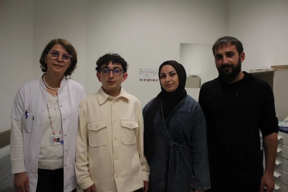 Boğazındaki şişlikle kanser olduğunu öğrendi, 3 yılda hastalığı yendi