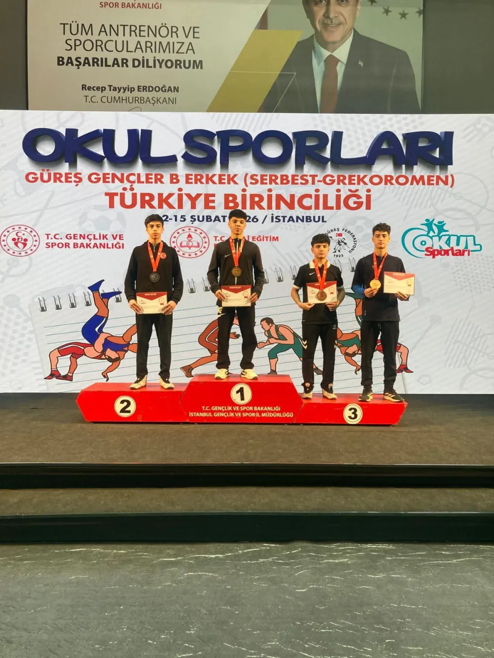 Kayserili sporculardan güreşte 2 madalya