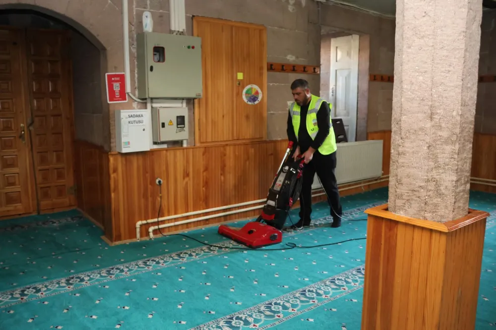İncesu’da camiler Ramazan’a hazırlandı