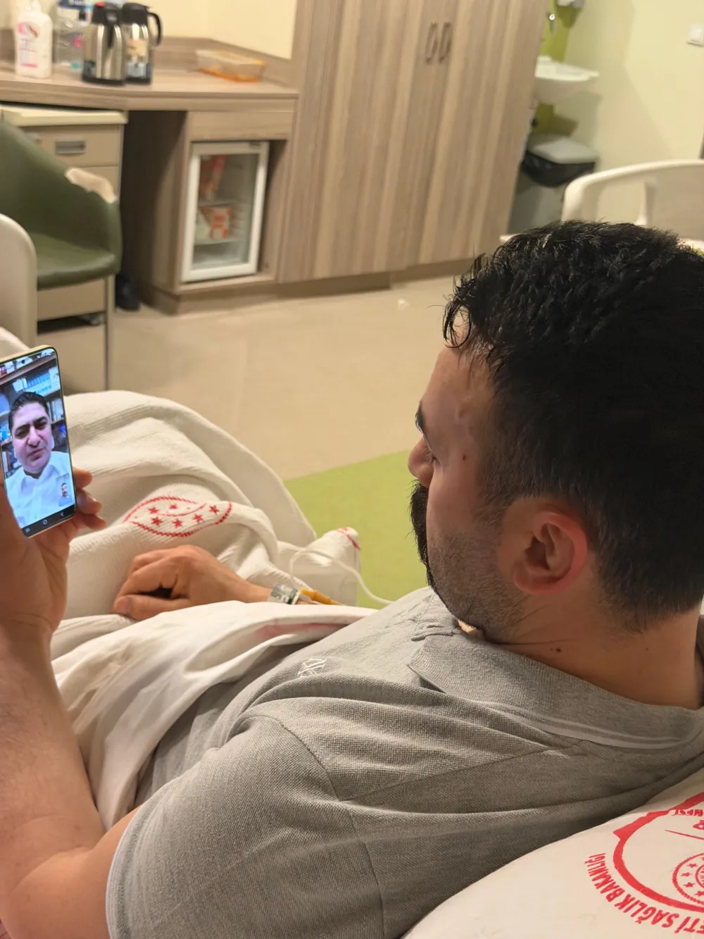 Özdemir'den operasyonda yaralanan özel harekat polisine geçmiş olsun telefonu