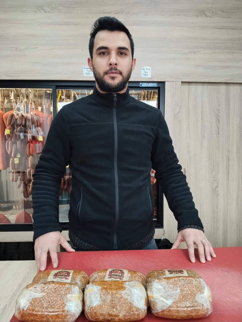 Ramazan ayının yöresel lezzeti sucuk içi, tezgahlarda yerini aldı