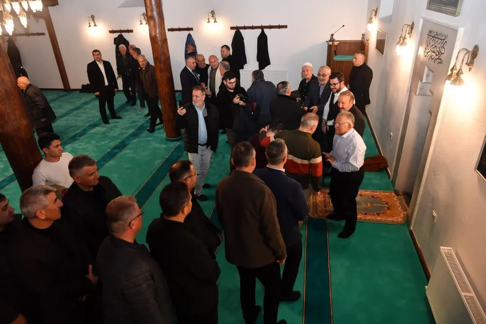 Restore edilen tarihi cami, 2026'nın ilk teravih namazıyla ibadete açıldı