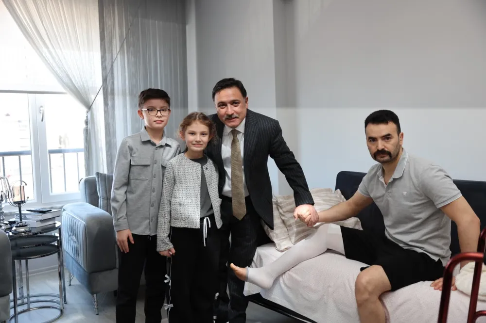 Vali Gökmen Çiçek ve Hulusi Akar’dan yaralı komisere geçmiş olsun ziyareti