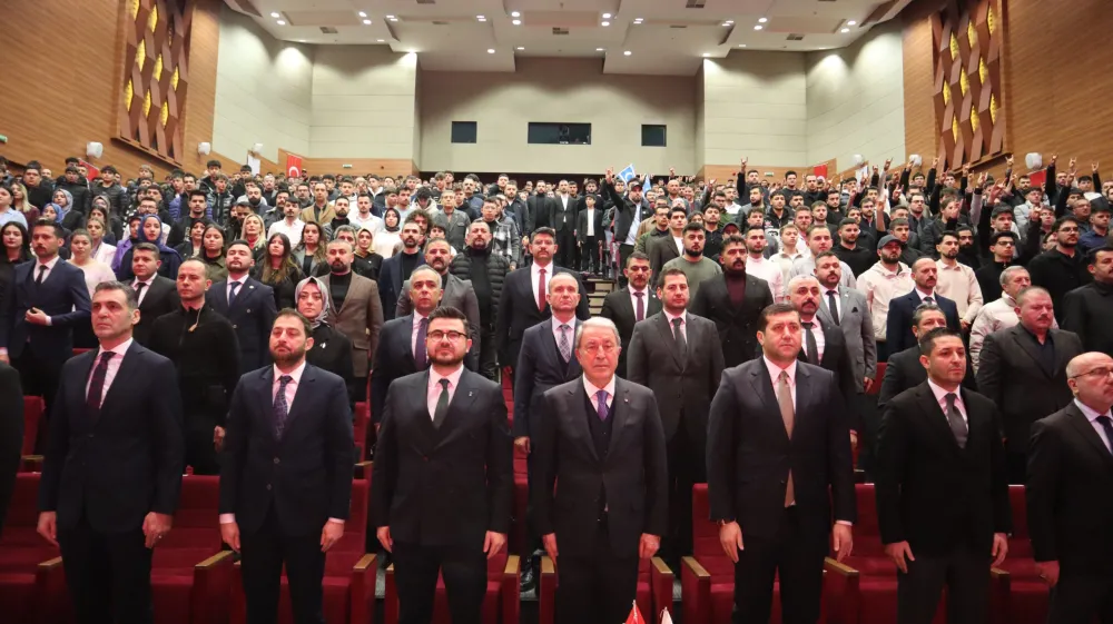 Hulusi Akar: Mehmetçik 7 gün 24 saat üstün teknoloji ile donanmış olan hudutlarımızı savunmak için görevinin başında