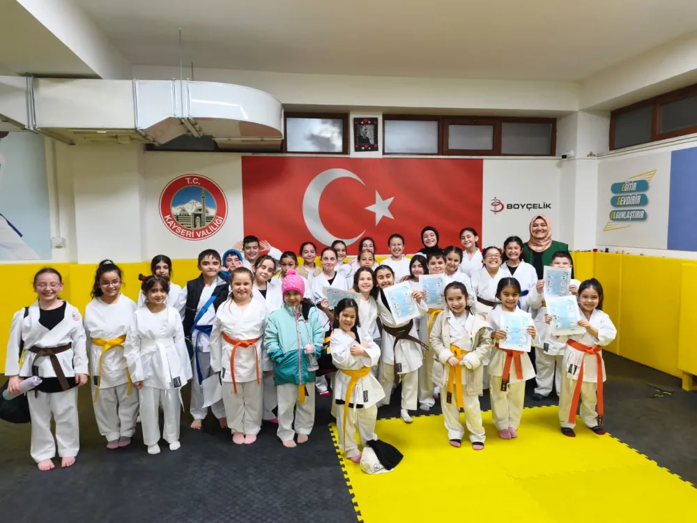 Yeşilay Şubesi’nden bağımlılıkla mücadele semineri